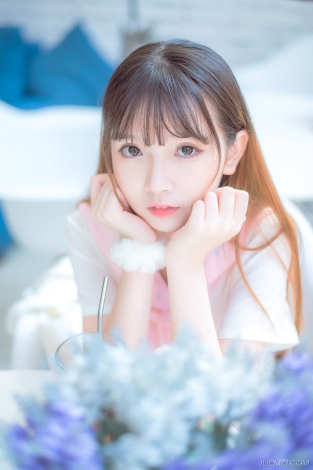 不管黑猪白猪，都是猪。不管笨猪蠢猪，在一起就不孤独。by韩寒——韩寒《『一个』》